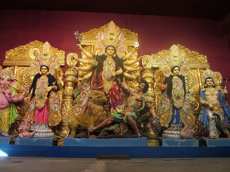 10 Places to Celebrate Grand Navratri & Dussehra Festivals